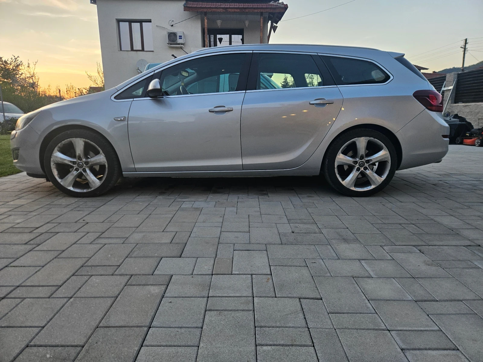 Opel Astra, снимка 9 - Автомобили и джипове - 56717537