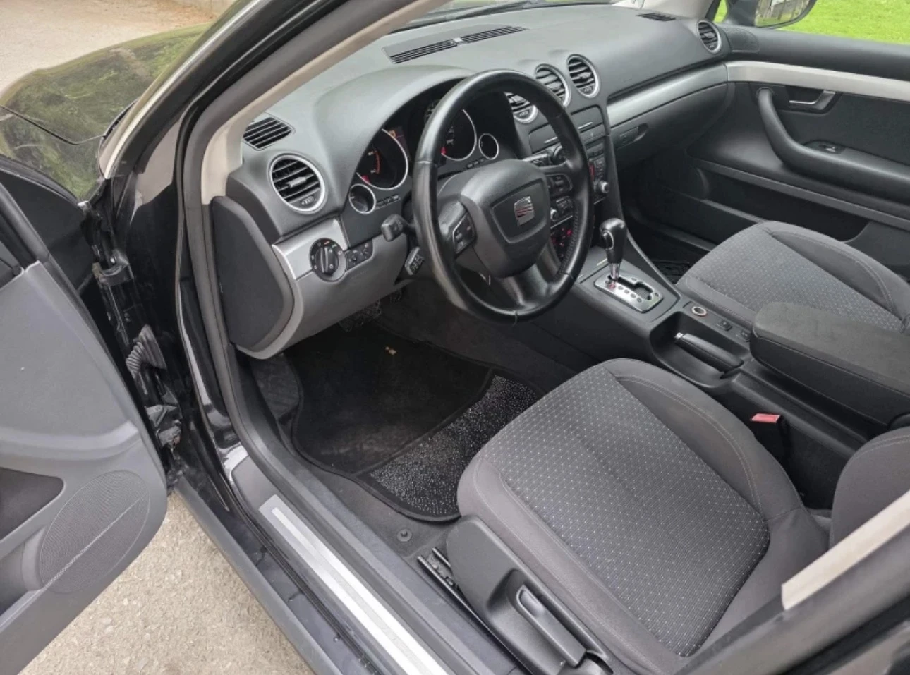 Seat Exeo 2.0 D / АВТОМАТИК, снимка 9 - Автомобили и джипове - 56732002