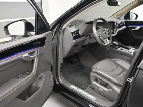 VW Touareg 3.0 TDI PRESTIGE, снимка 11