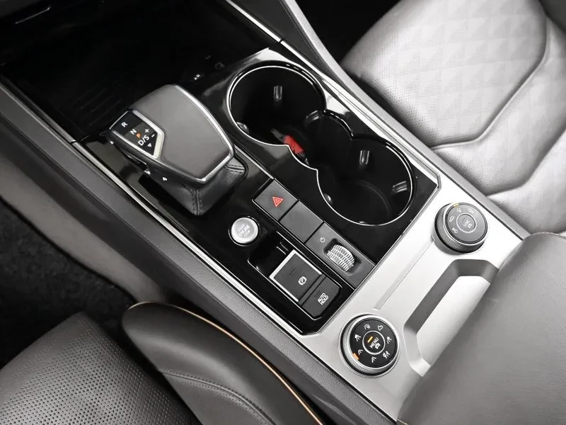 VW Touareg 3.0 TDI PRESTIGE, снимка 9 - Автомобили и джипове - 55925779