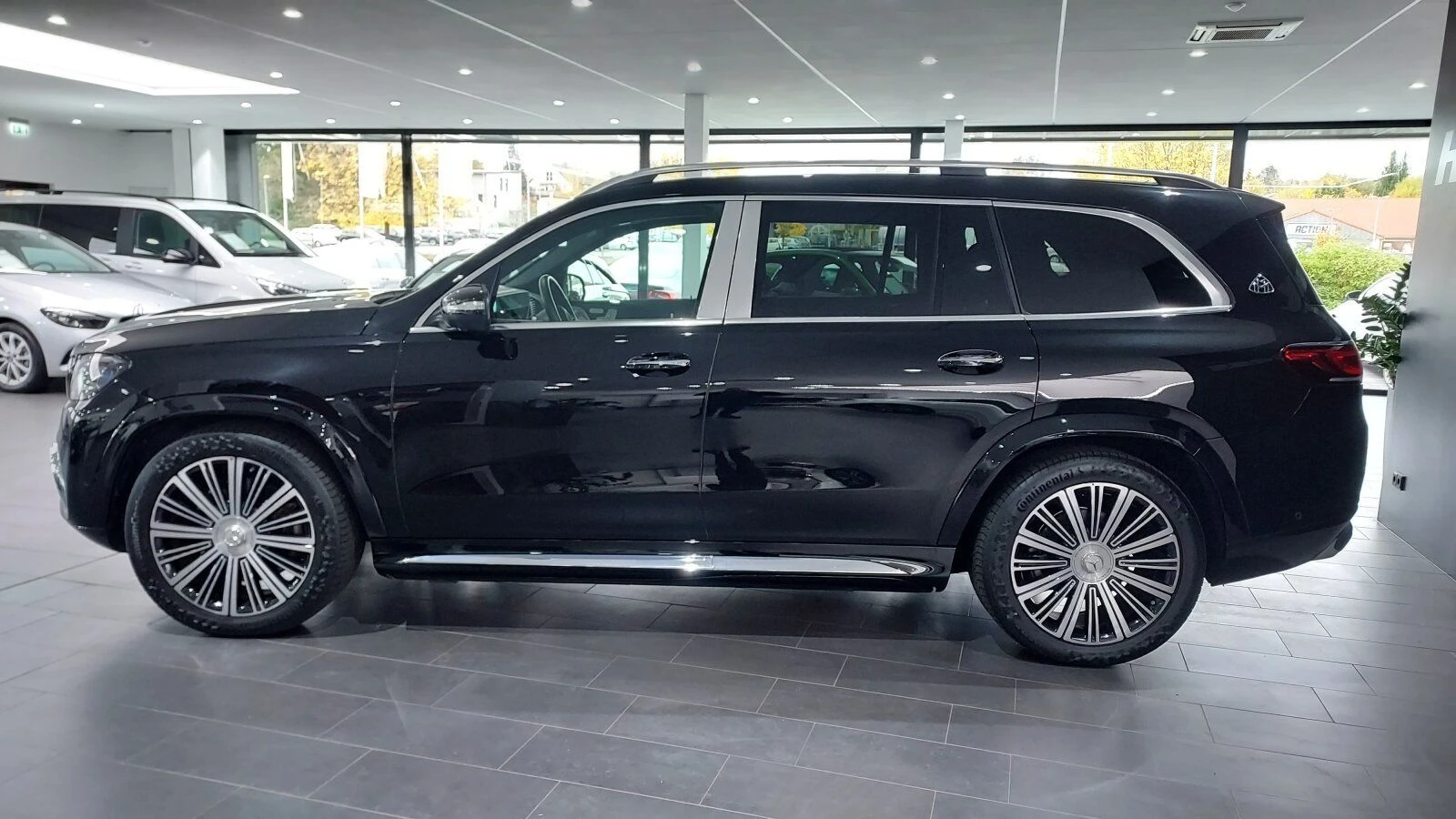 Mercedes-Benz GLS 600 MAYBACH/ 4MATIC/EXCLUSIV/ BURM/PANO/ 3xTV/ HEAD UP - изображение 4