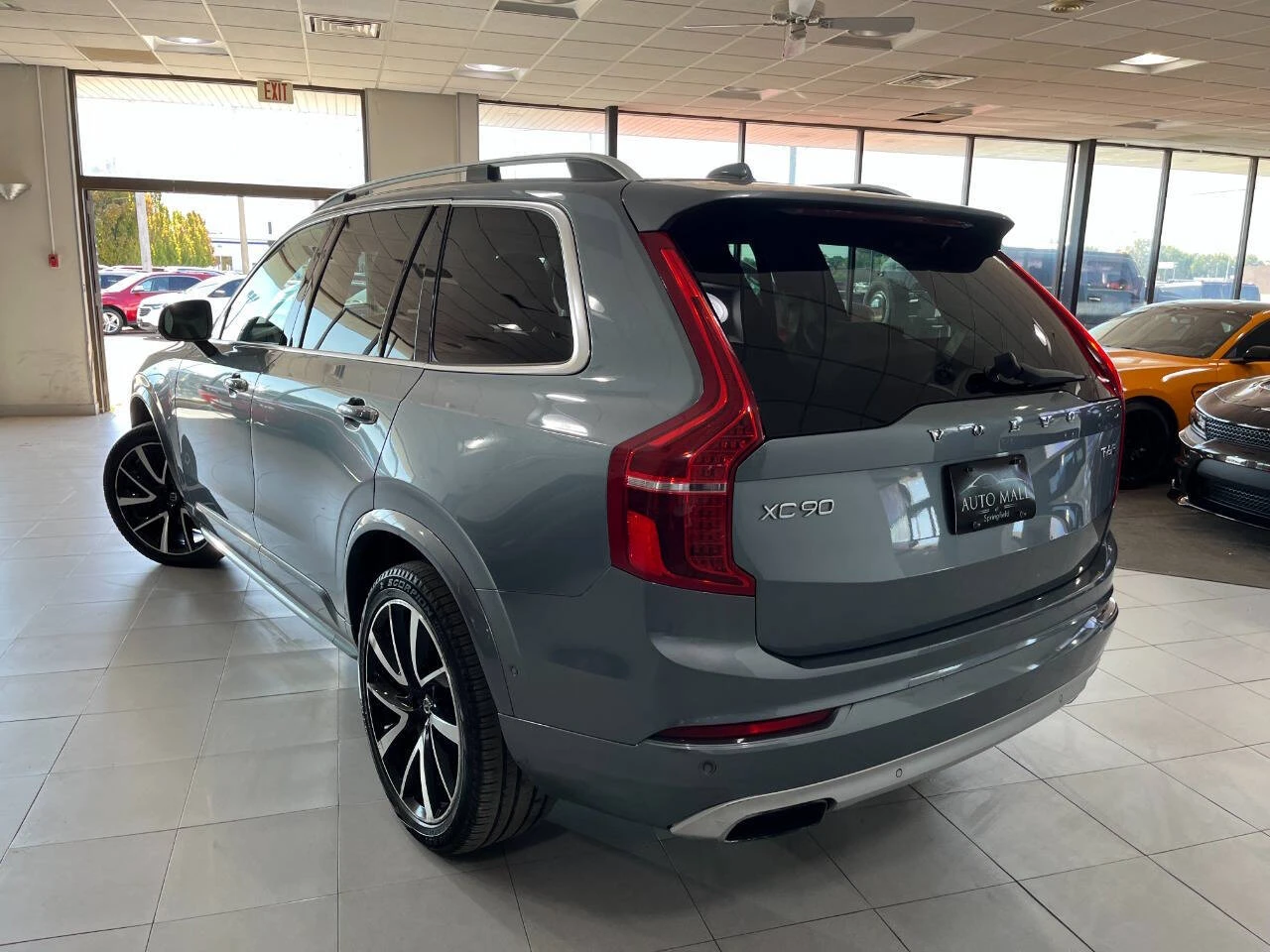 Volvo Xc90 T6 Momentum - изображение 2