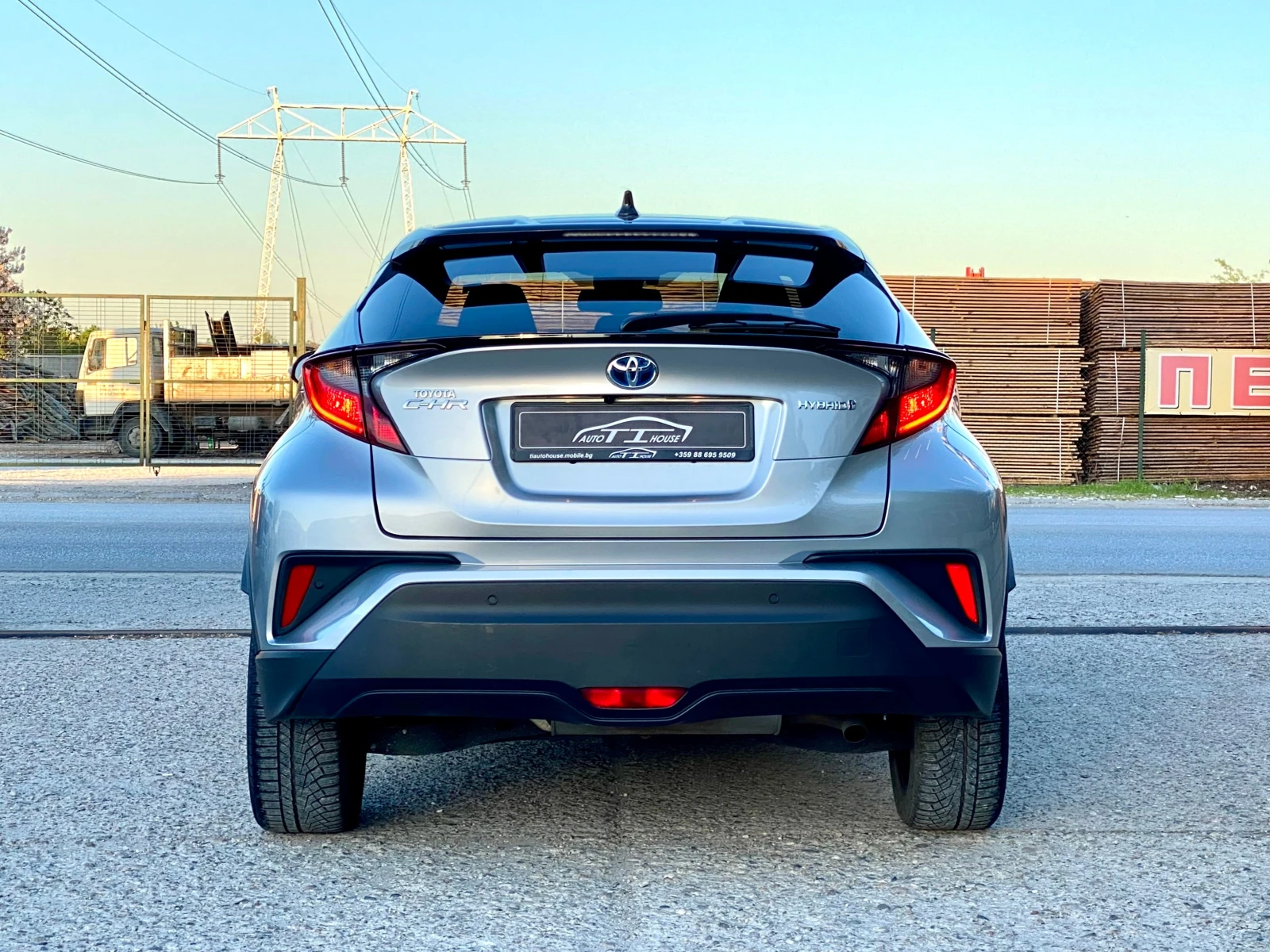 Toyota C-HR Face* Hybrid* 148кс* Full*  - изображение 3