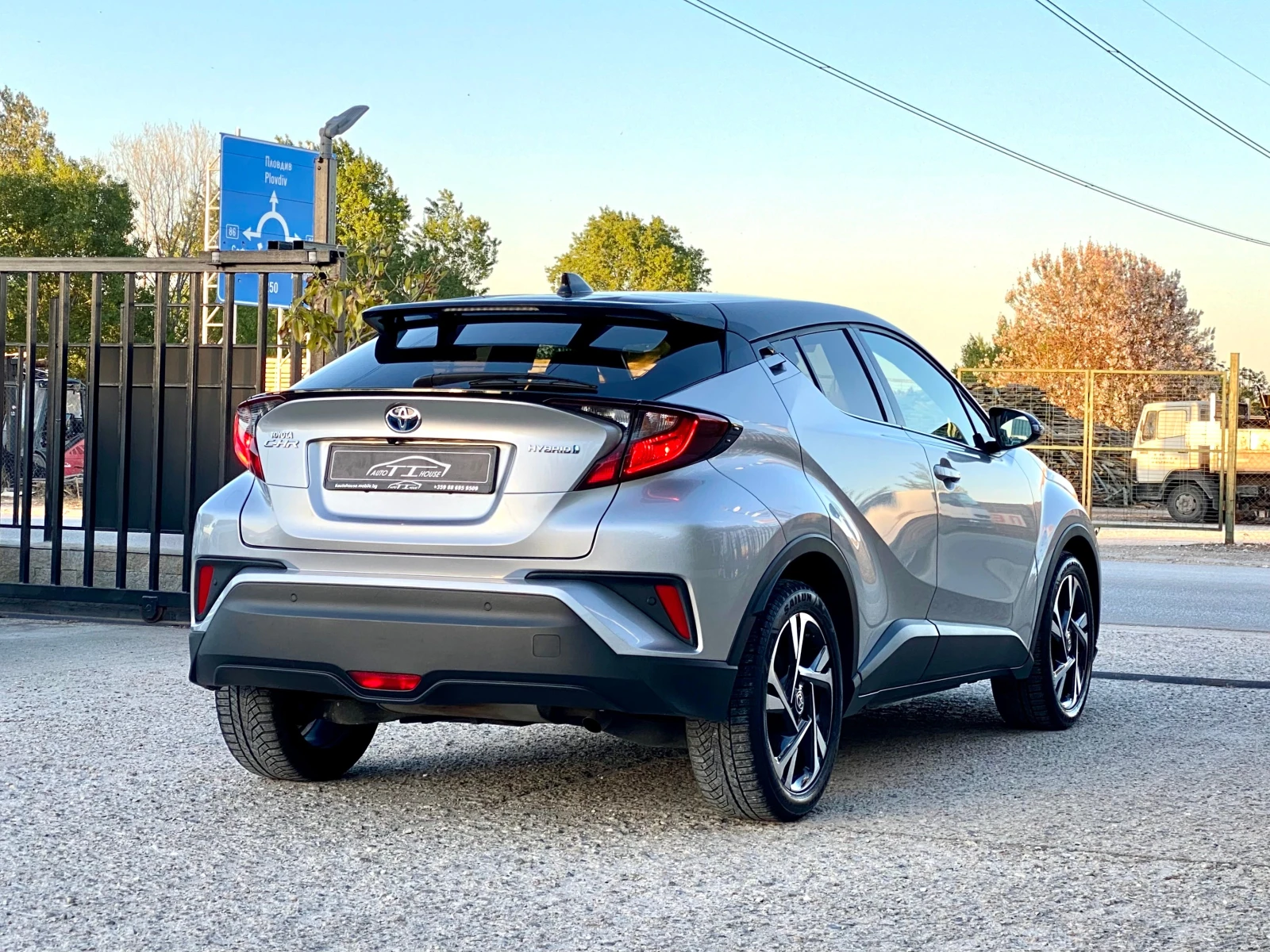 Toyota C-HR Face* Hybrid* 148кс* Full*  - изображение 2
