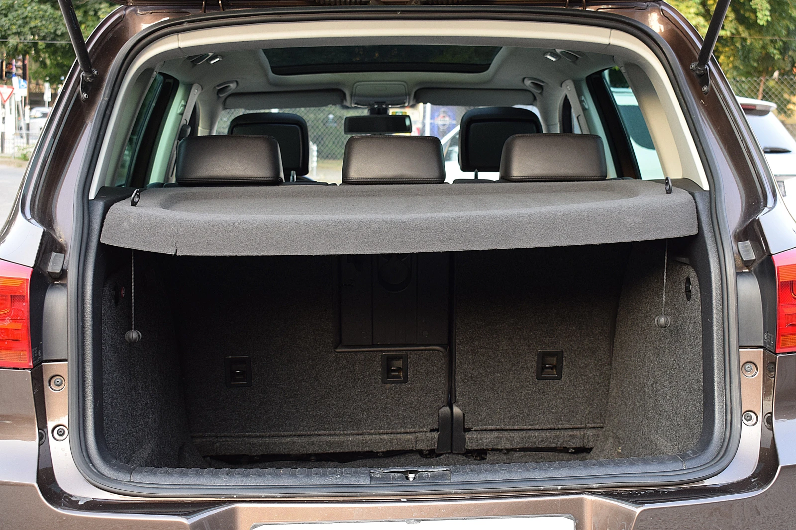 VW Tiguan 2.0ШВЕЙЦАРИЯ/LUX/4x4/КОЖА/ПАНОРАМА/LED/КСЕНОН/НАВИ - изображение 5