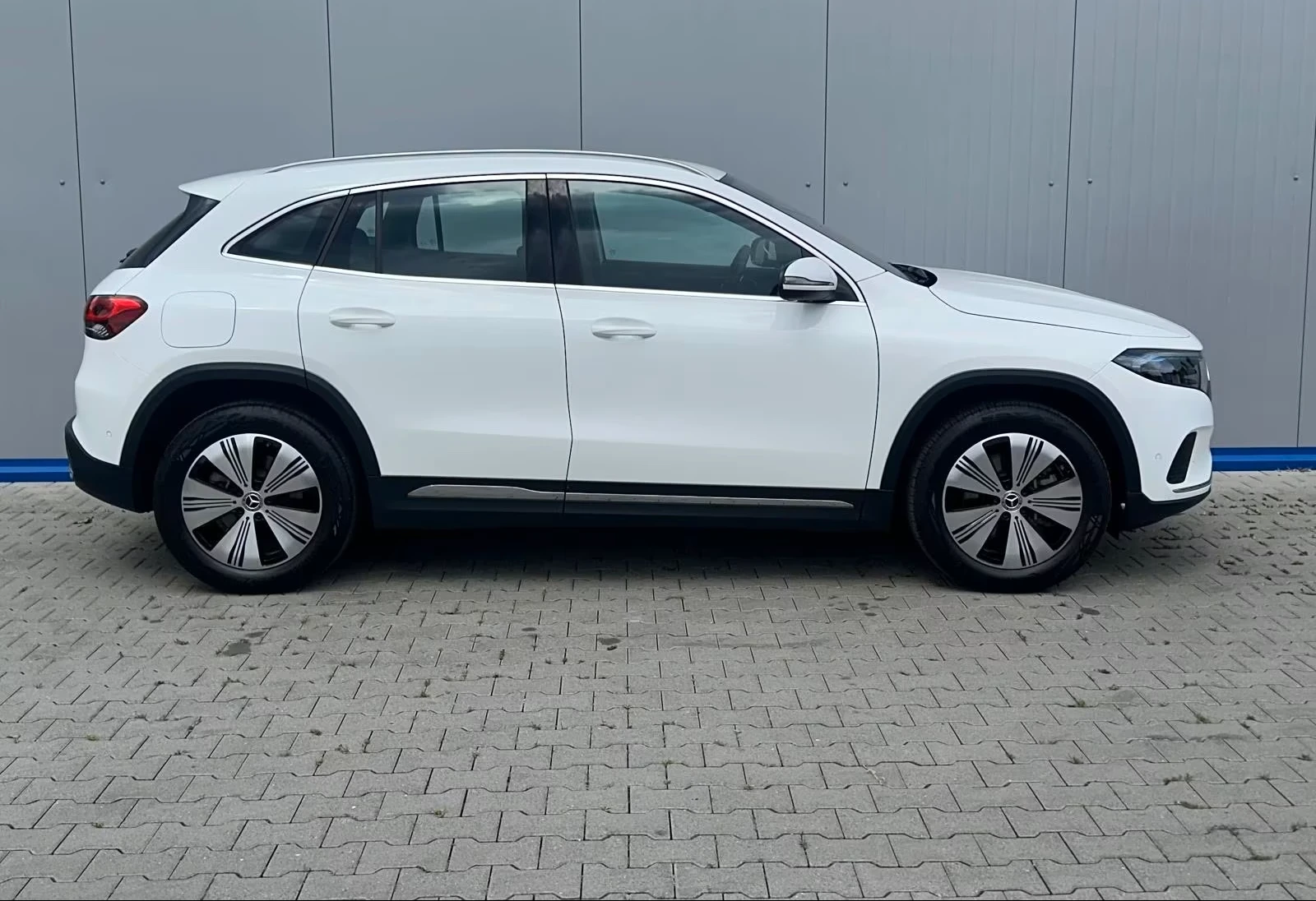 Mercedes-Benz EQA 250* LED* CAMERA* CARPLAY* , снимка 3 - Автомобили и джипове - 53957962