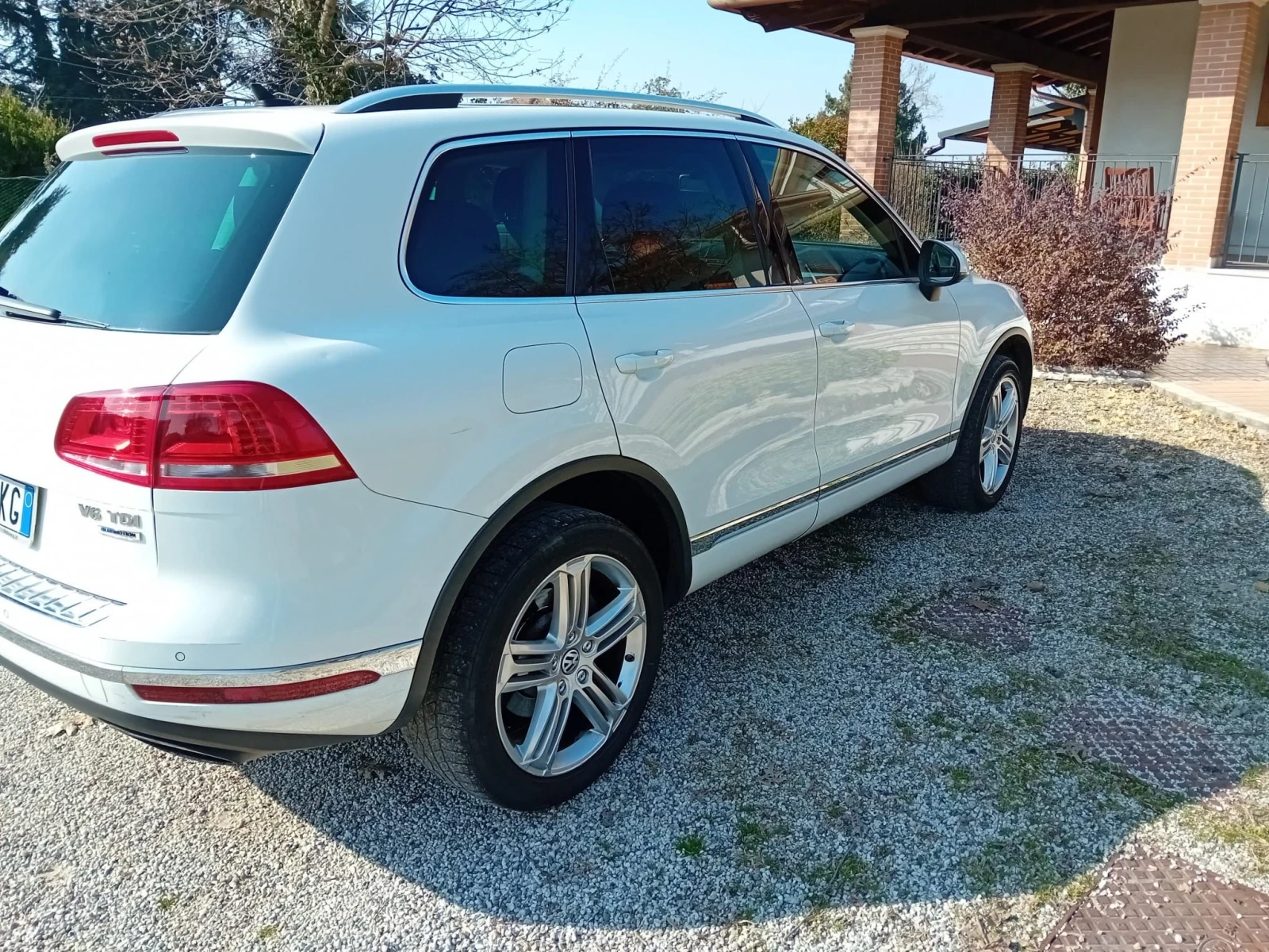 VW Touareg 3.0 TDI Tiptronic BlueMotion Techn. Executive, снимка 3 - Автомобили и джипове - 54123485