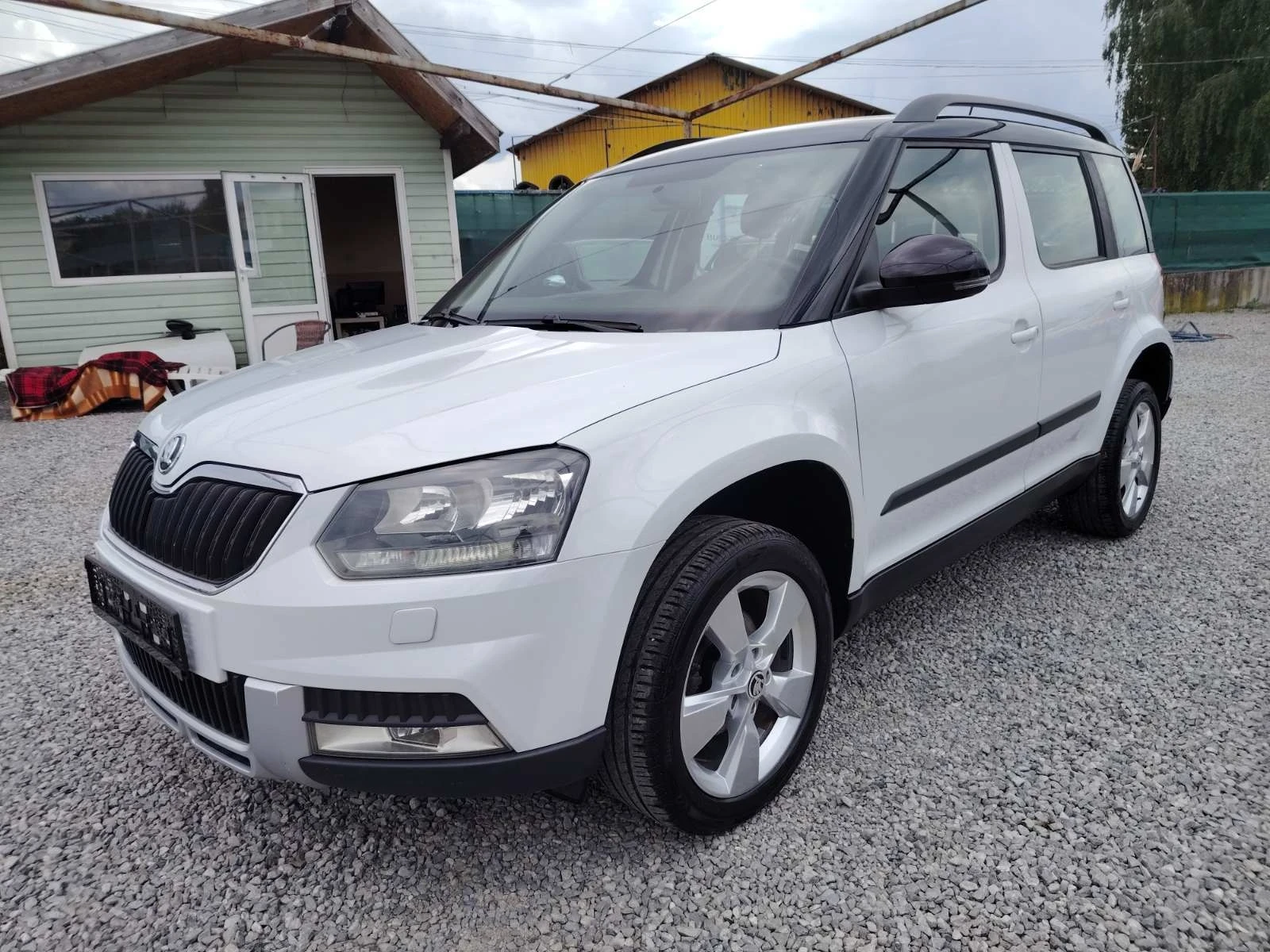 Skoda Yeti 2.0 TDI Face Lift, снимка 2 - Автомобили и джипове - 54742669