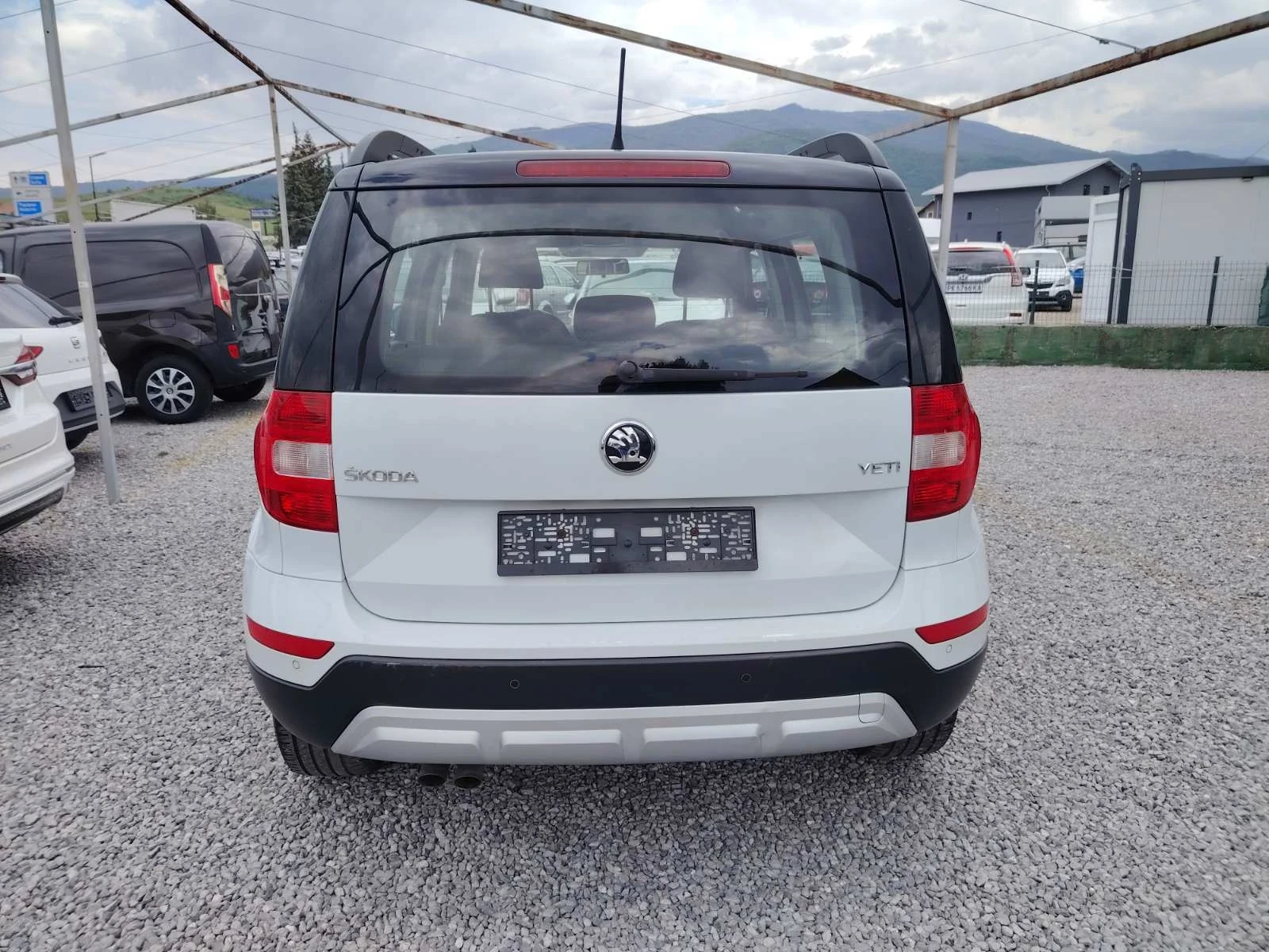 Skoda Yeti 2.0 TDI Face Lift, снимка 6 - Автомобили и джипове - 54742669