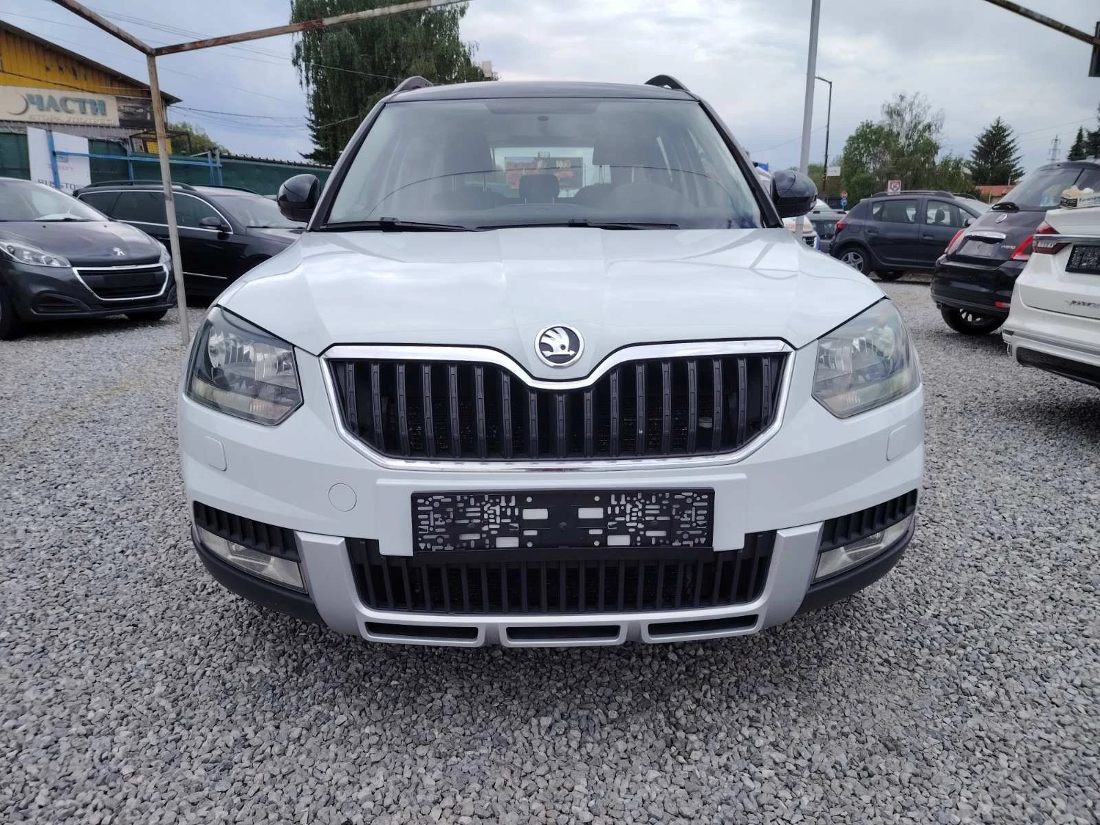 Skoda Yeti 2.0 TDI Face Lift, снимка 9 - Автомобили и джипове - 54742669
