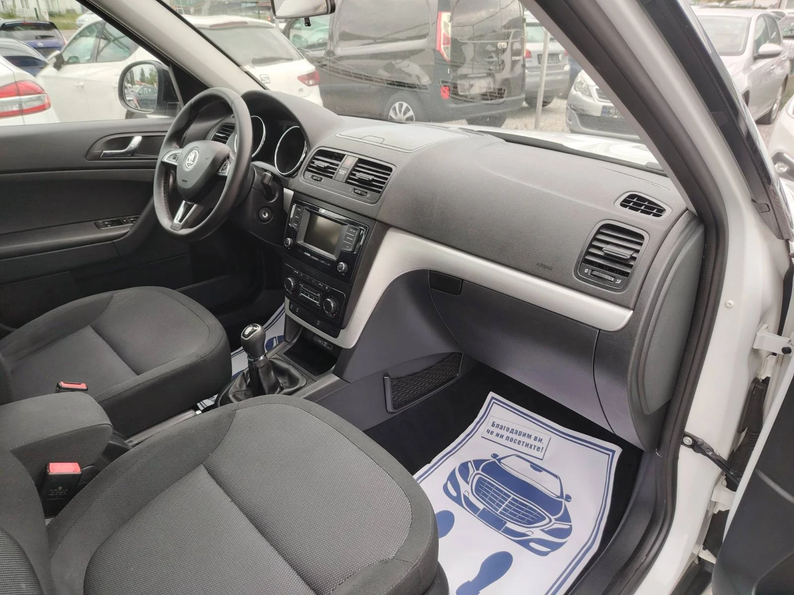Skoda Yeti 2.0 TDI Face Lift, снимка 5 - Автомобили и джипове - 54742669