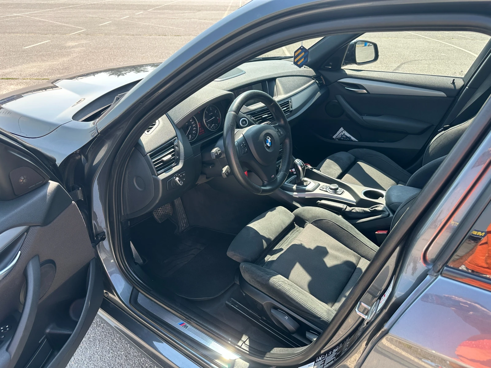 BMW X1 18d, M-tech, 8ZF, Harman, Alcantara, X-drive, снимка 8 - Автомобили и джипове - 55773574
