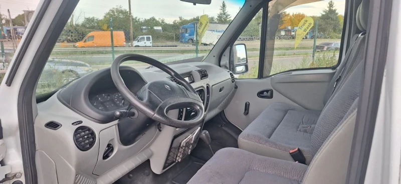 Renault Master 1.9 cdi, снимка 5 - Бусове и автобуси - 47807259