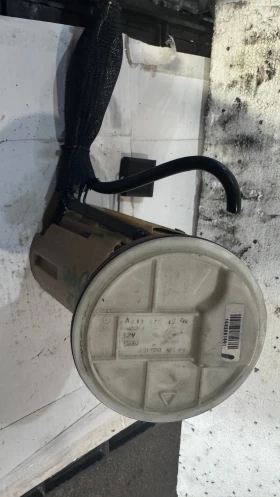 Горивна помпа за Mercedes E  - 0580303018, снимка 1