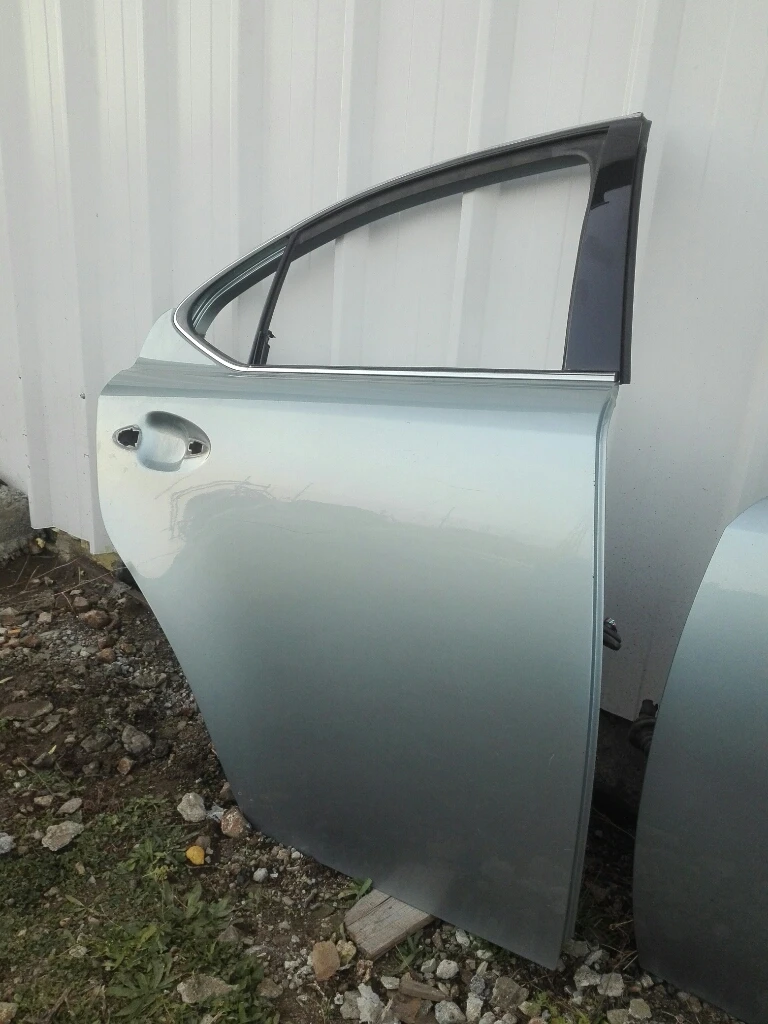 врата задна дясна лексус ис 220