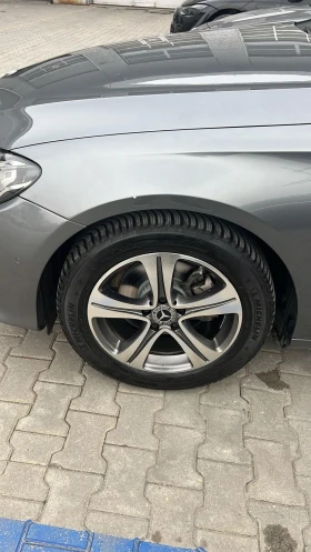 Mercedes-Benz E 200, снимка 10