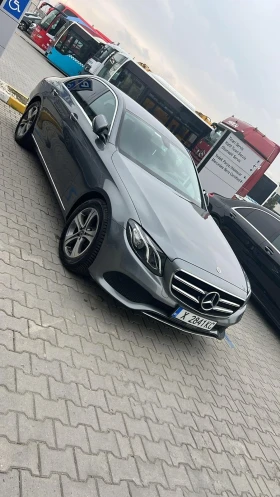 Mercedes-Benz E 200, снимка 1