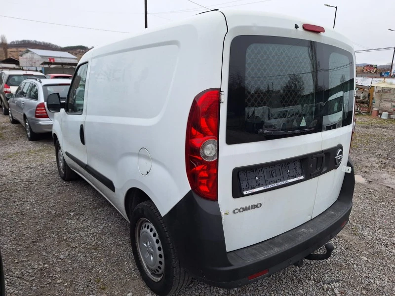 Opel Combo 1.6mjet, снимка 4 - Автомобили и джипове - 43641157