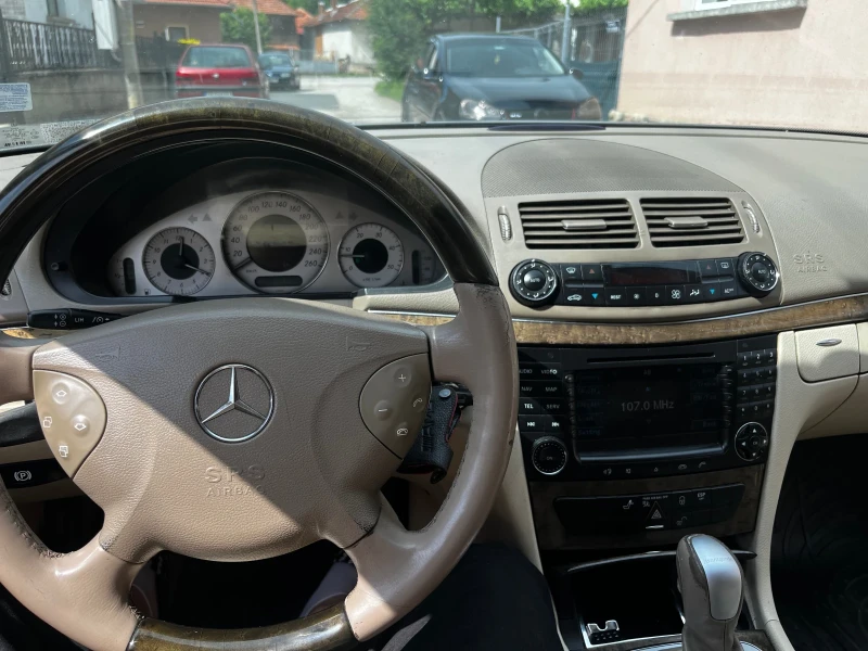 Mercedes-Benz E 320 3.2, снимка 4 - Автомобили и джипове - 47292760