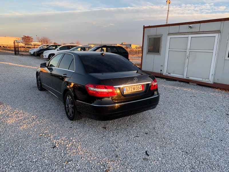 Mercedes-Benz E 220, снимка 4 - Автомобили и джипове - 48073500