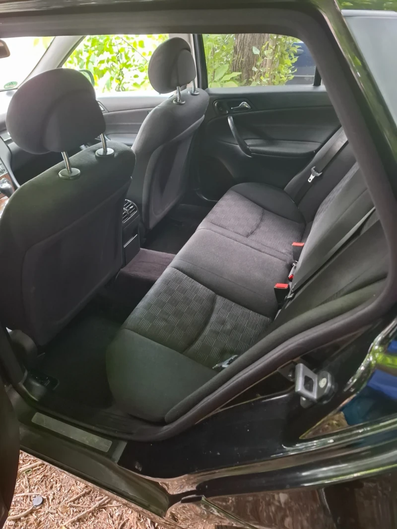 Mercedes-Benz C 180 Газ/Бензин , снимка 5 - Автомобили и джипове - 50450304