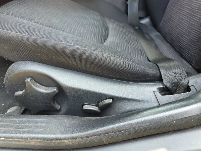 Mercedes-Benz C 180 Газ/Бензин , снимка 11 - Автомобили и джипове - 50450304