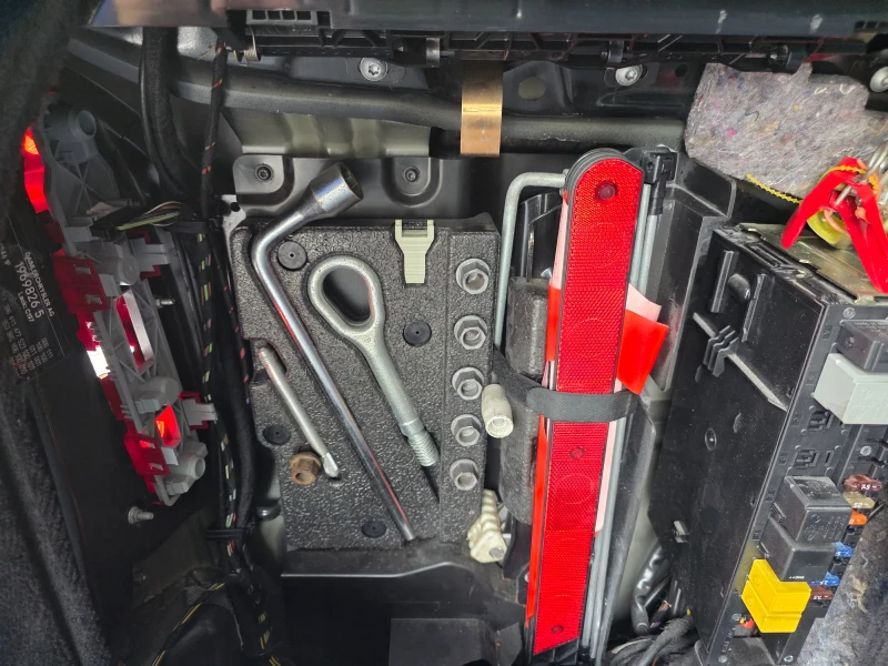 Mercedes-Benz C 180 Газ/Бензин , снимка 12 - Автомобили и джипове - 50450304