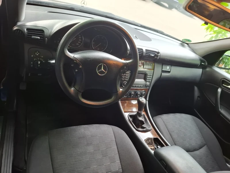 Mercedes-Benz C 180 Газ/Бензин , снимка 6 - Автомобили и джипове - 50450304