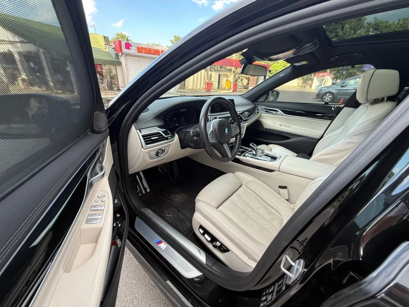 BMW 730 d* M-Sport* xDrive* Crystal* МАСАЖ* , снимка 9 - Автомобили и джипове - 52269231