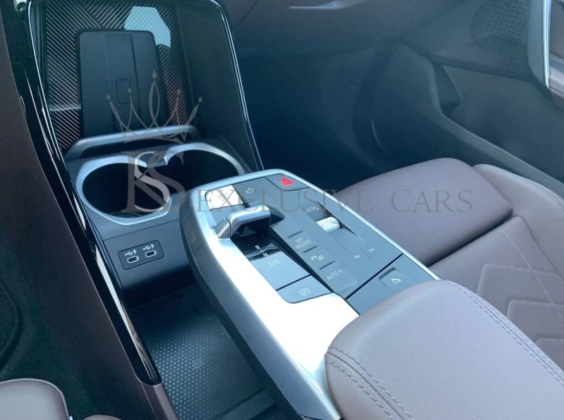 BMW iX2 eDRIVE 20* M-SPORT* PANORAMA* HUD* 360* , снимка 7 - Автомобили и джипове - 51352751