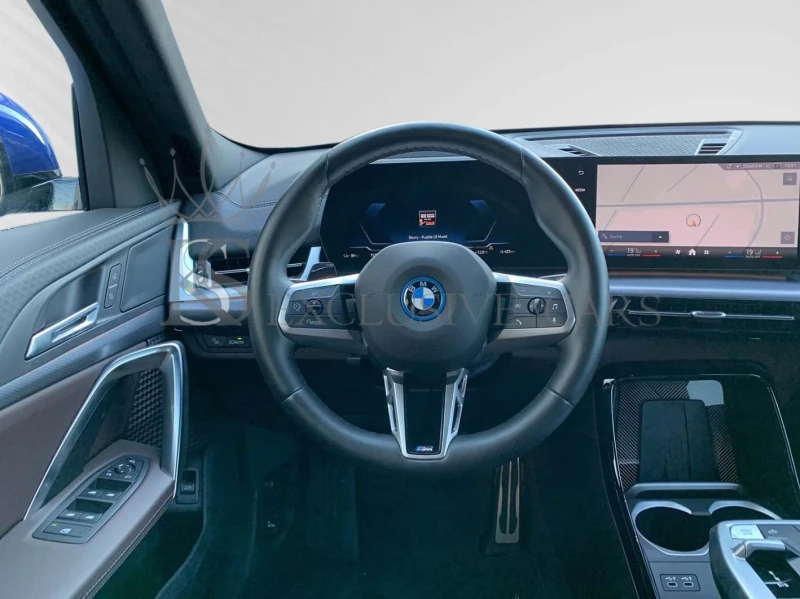 BMW iX2 eDRIVE 20* M-SPORT* PANORAMA* HUD* 360* , снимка 5 - Автомобили и джипове - 51352751