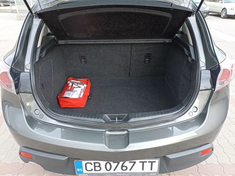 Mazda 3 1.6 ръчни , снимка 6 - Автомобили и джипове - 51714332
