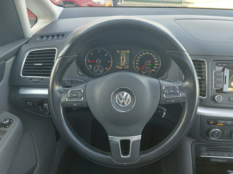VW Sharan 2.0 TDI* 177 К.С.* АВТОМАТИК* HIGHLINE* FULL EXTRI, снимка 11 - Автомобили и джипове - 51722048