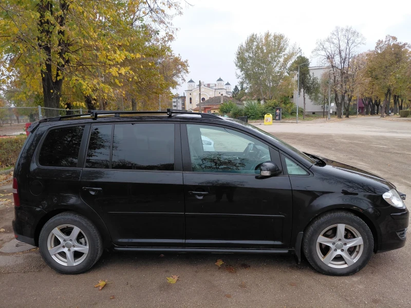 VW Touran 1.9 TDI, снимка 3 - Автомобили и джипове - 52305485