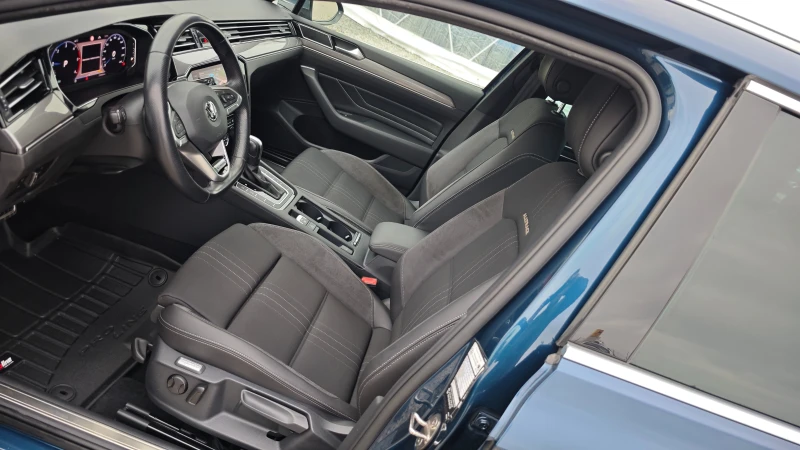 VW Passat FULL АСИСТЕНЦИИ/ПЪТ/ПЪТНИ ЗНАЦИ/ДИСТАНЦИЯ/ПЕШЕХОДЦ, снимка 14 - Автомобили и джипове - 52719179