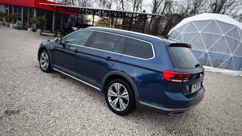 VW Passat FULL АСИСТЕНЦИИ/ПЪТ/ПЪТНИ ЗНАЦИ/ДИСТАНЦИЯ/ПЕШЕХОДЦ, снимка 8 - Автомобили и джипове - 52719179