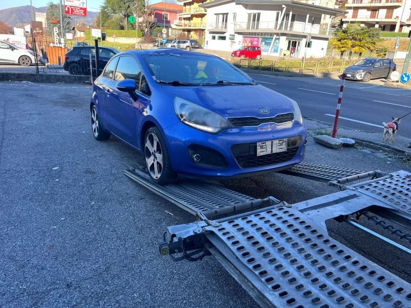 Kia Rio 1.1CRDI, снимка 9 - Автомобили и джипове - 53541369