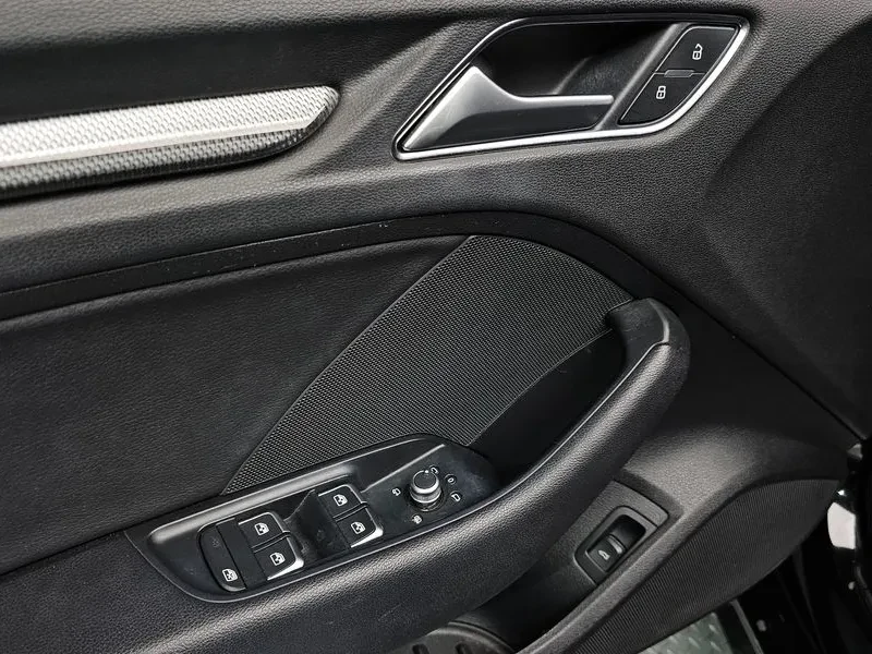 Audi A3 2.0 TFSI, снимка 17 - Автомобили и джипове - 54135543