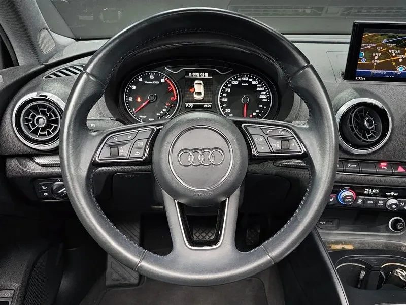 Audi A3 2.0 TFSI, снимка 13 - Автомобили и джипове - 54135543