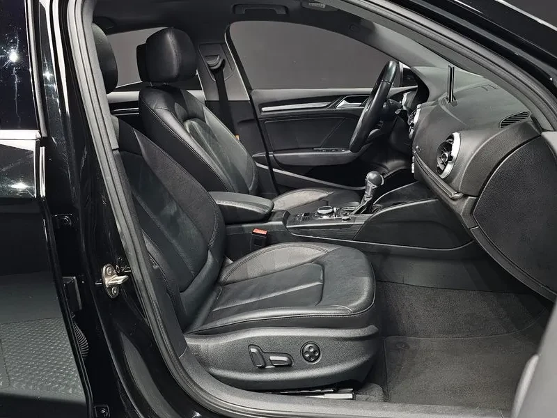 Audi A3 2.0 TFSI, снимка 10 - Автомобили и джипове - 54135543