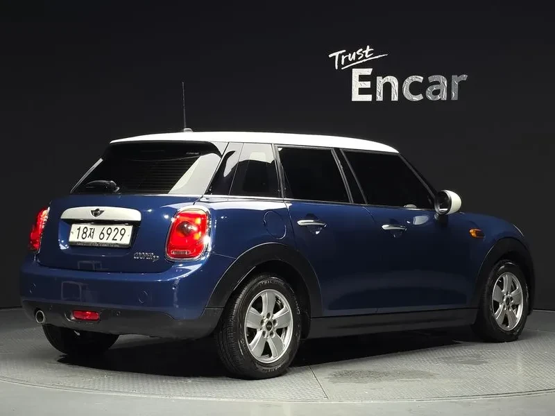Mini Cooper Basic Model 3Rd Generation, снимка 2 - Автомобили и джипове - 55901216