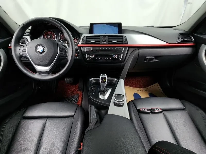 BMW 320 (F30) 320D Sports, снимка 5 - Автомобили и джипове - 56117930