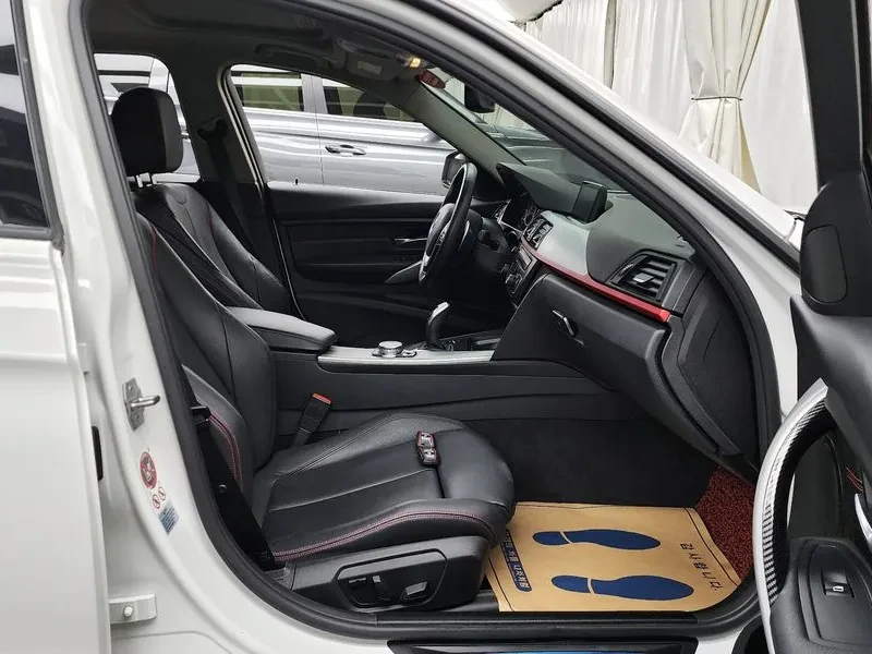 BMW 320 (F30) 320D Sports, снимка 7 - Автомобили и джипове - 56117930
