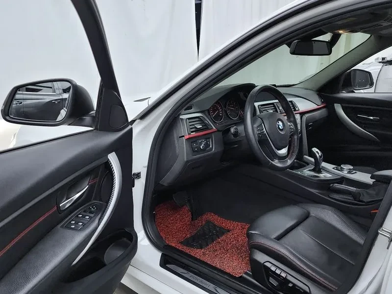 BMW 320 (F30) 320D Sports, снимка 6 - Автомобили и джипове - 56117930