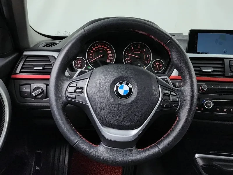 BMW 320 (F30) 320D Sports, снимка 10 - Автомобили и джипове - 56117930