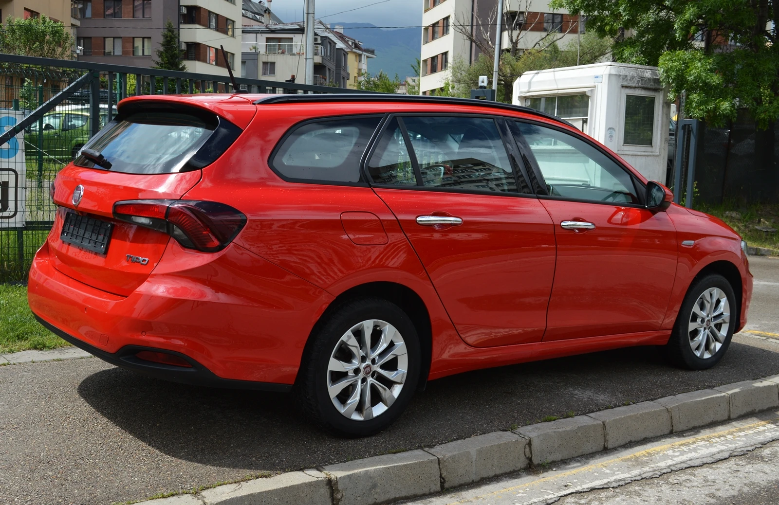 Fiat Tipo 1.6 JTD SW AUTOMAT FULL ШВЕЙЦАРИЯ - изображение 4