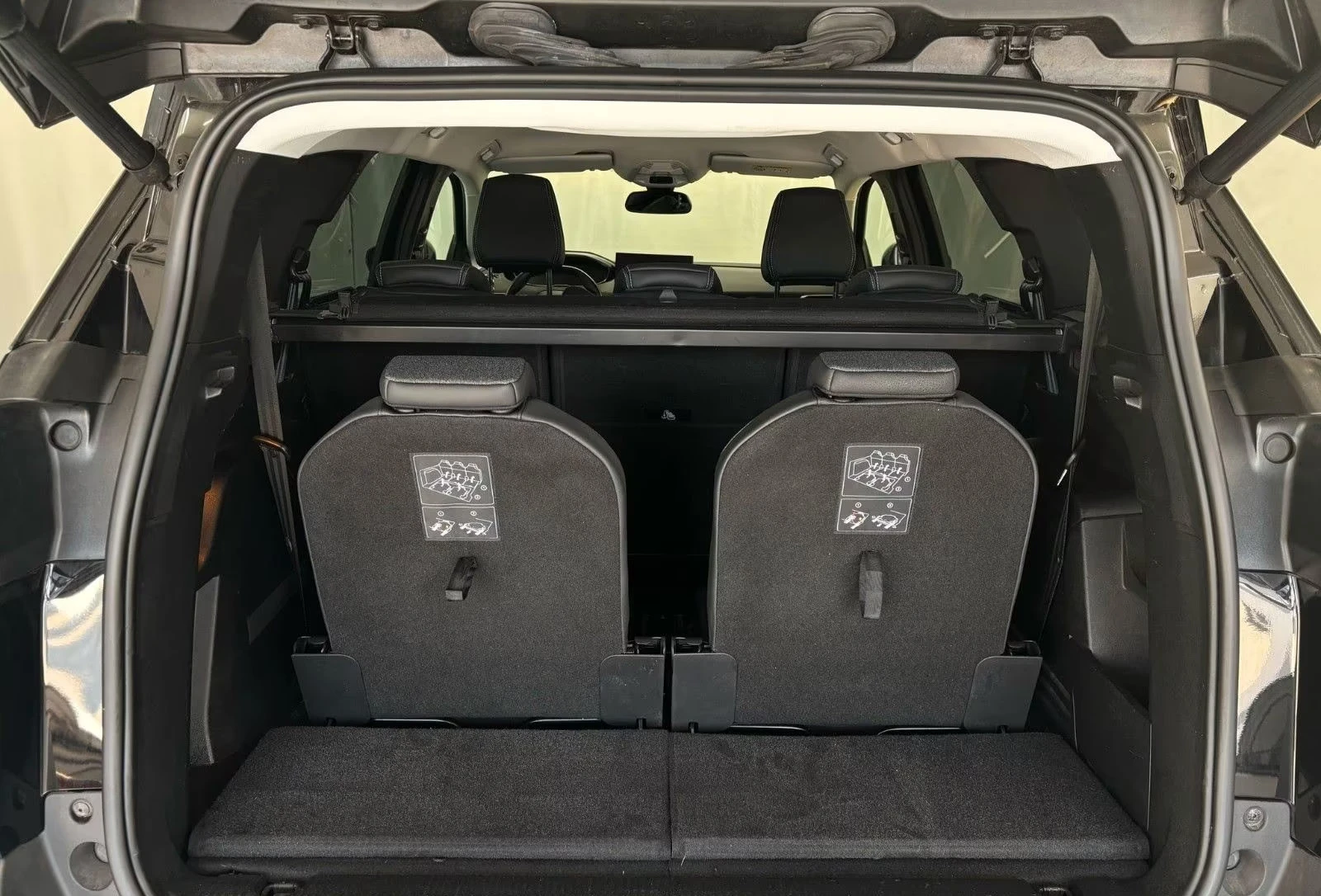 Peugeot 5008 2.0/180HP/ALLURE/7SEATS/360/LED/NAVI/KLESS/642v - изображение 5