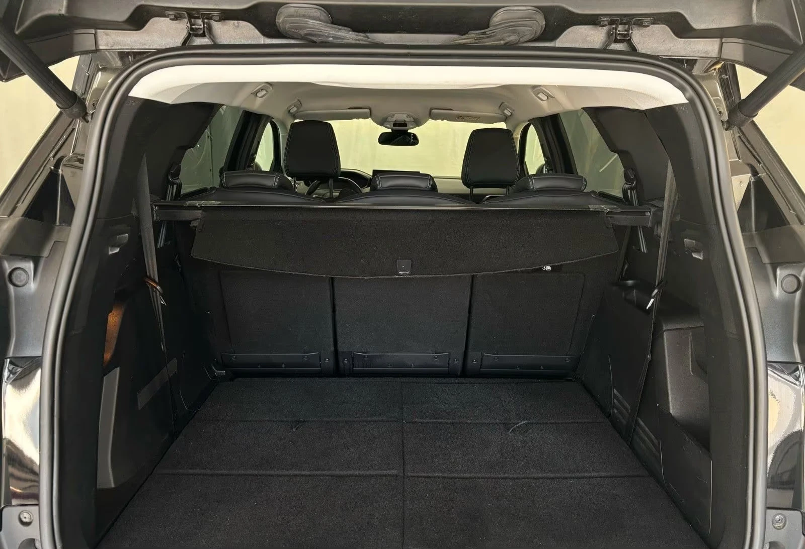 Peugeot 5008 2.0/180HP/ALLURE/7SEATS/360/LED/NAVI/KLESS/642v - изображение 6