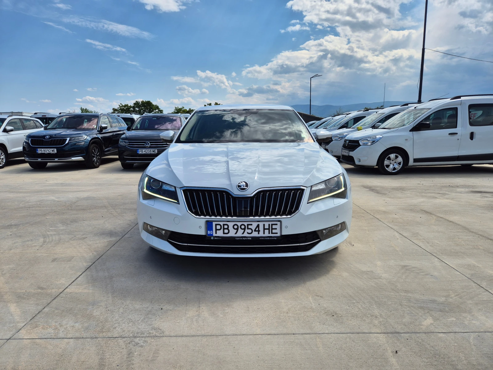 Skoda Superb  L&K 2.0 TDI DSG 4X4 190кс - изображение 8