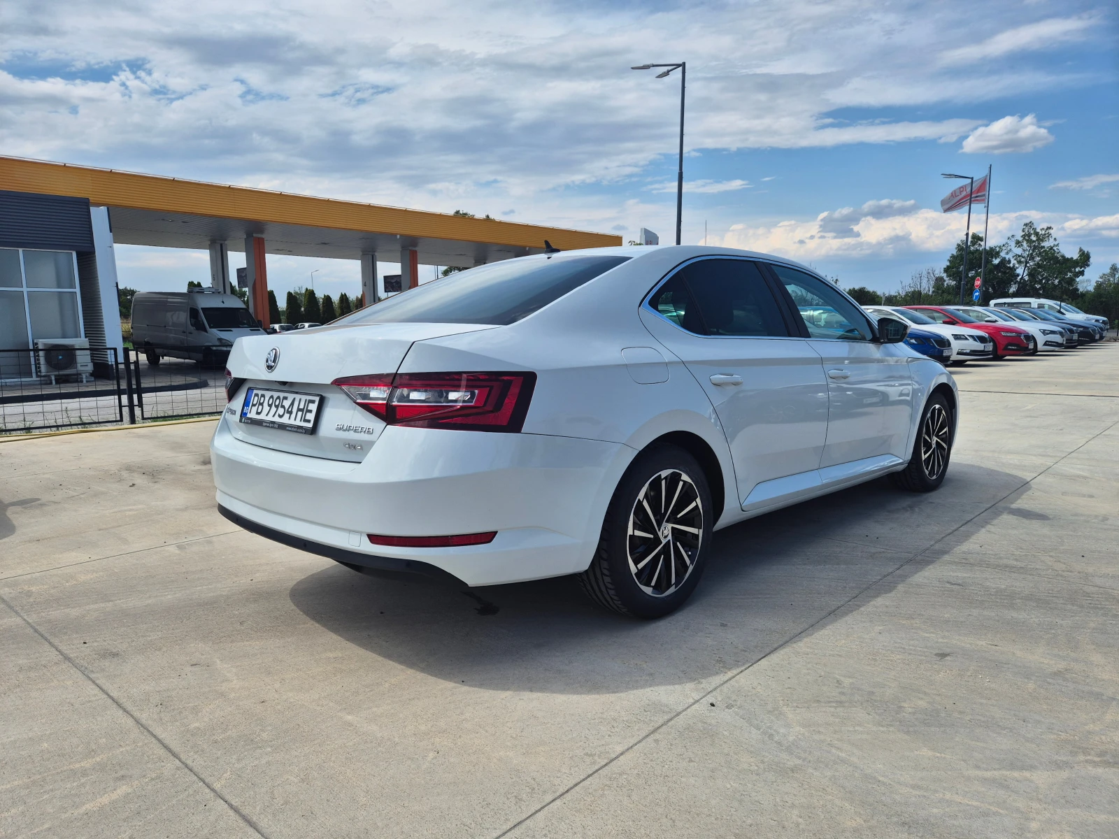 Skoda Superb  L&K 2.0 TDI DSG 4X4 190кс - изображение 5